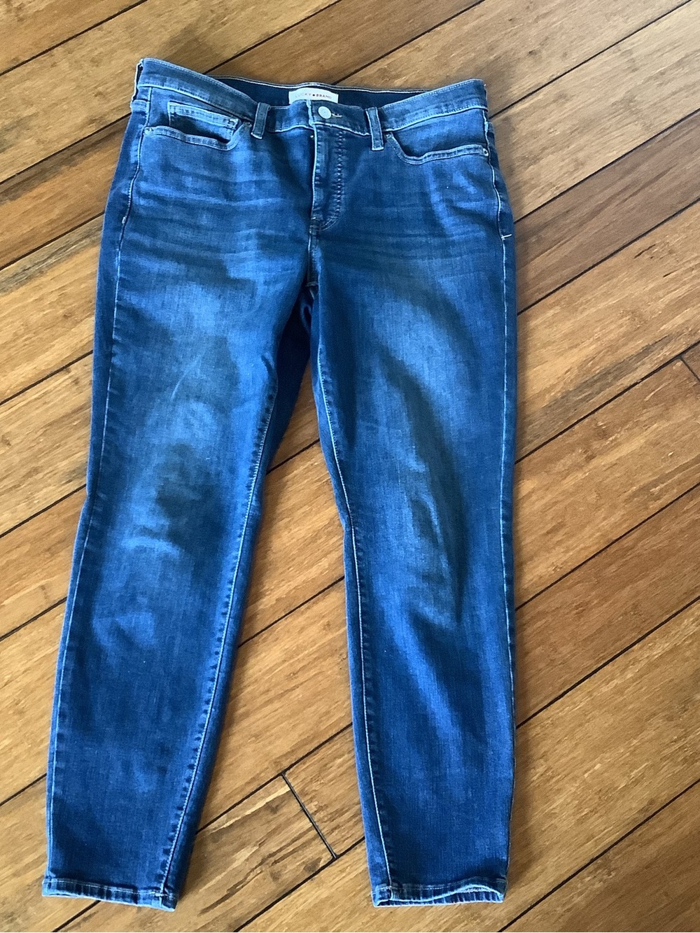 Womenโs Dark Blue Stretch Skinnyโ Jeans